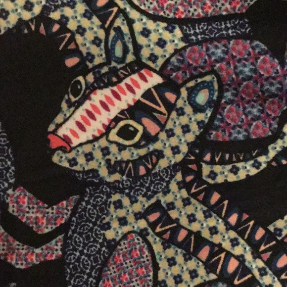 Tc LuLaRoe leggings - Picture 2 of 3